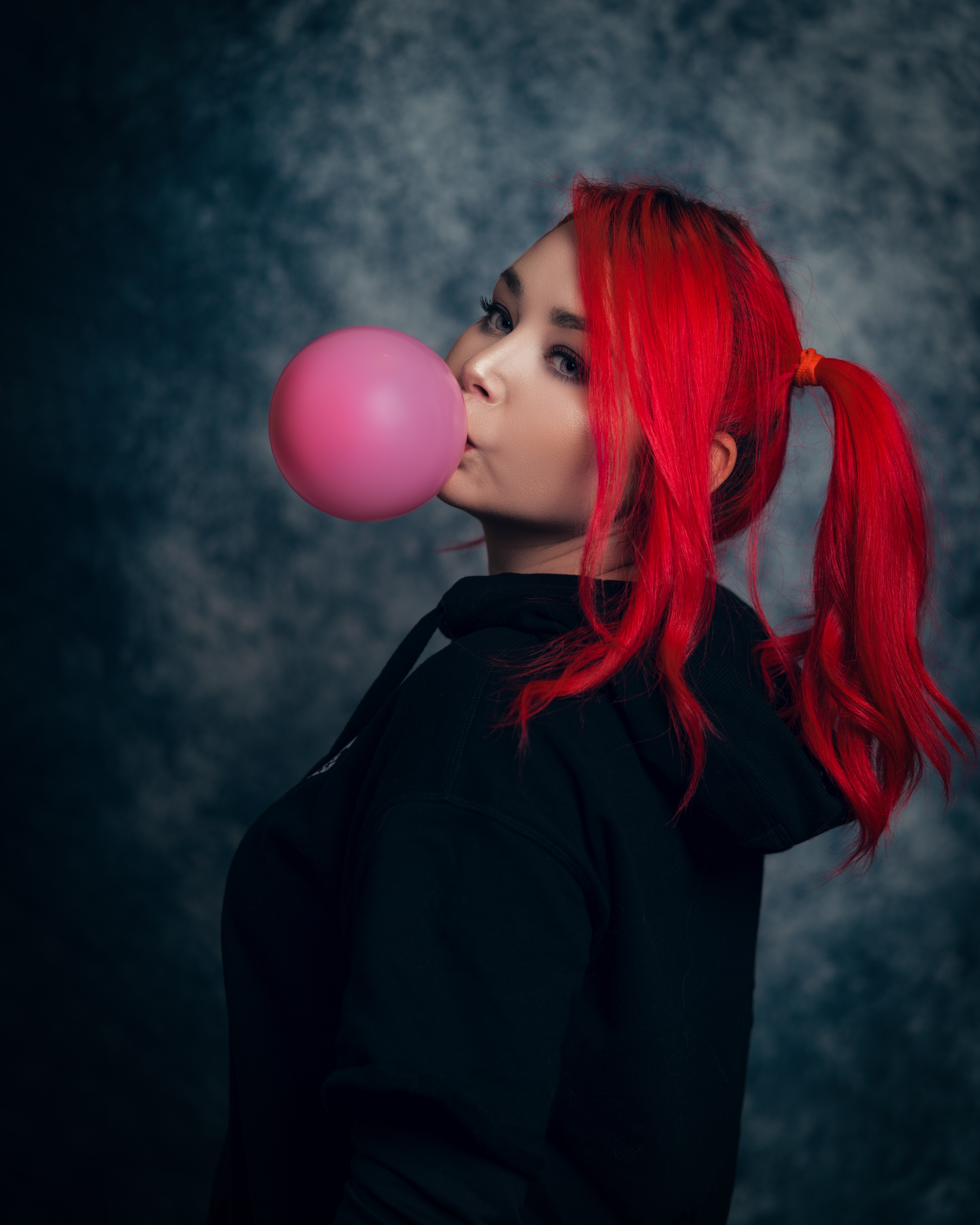 Giovane donna dai capelli rossi