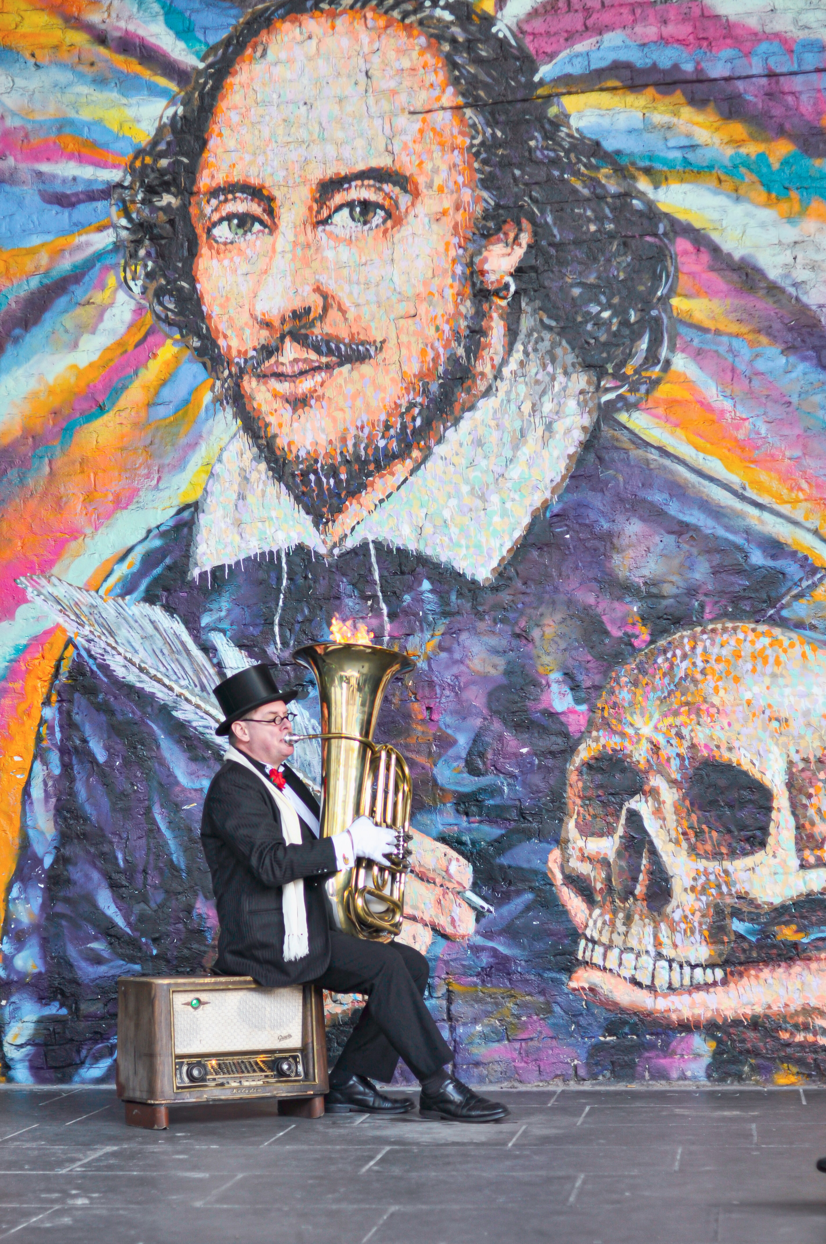 Murale dedicato a William Shakespeare e Amleto
